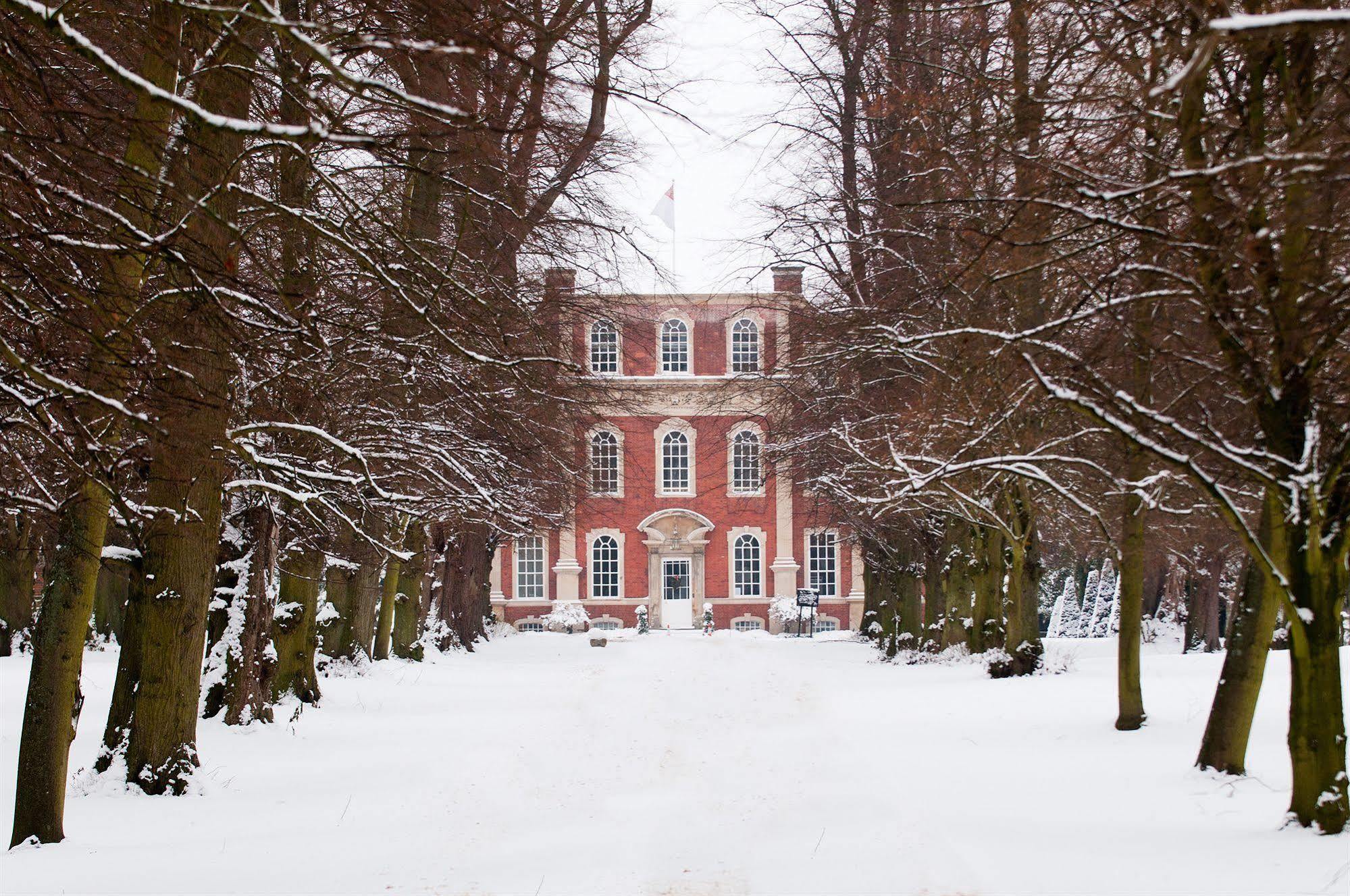 Chicheley Hall Екстериор снимка