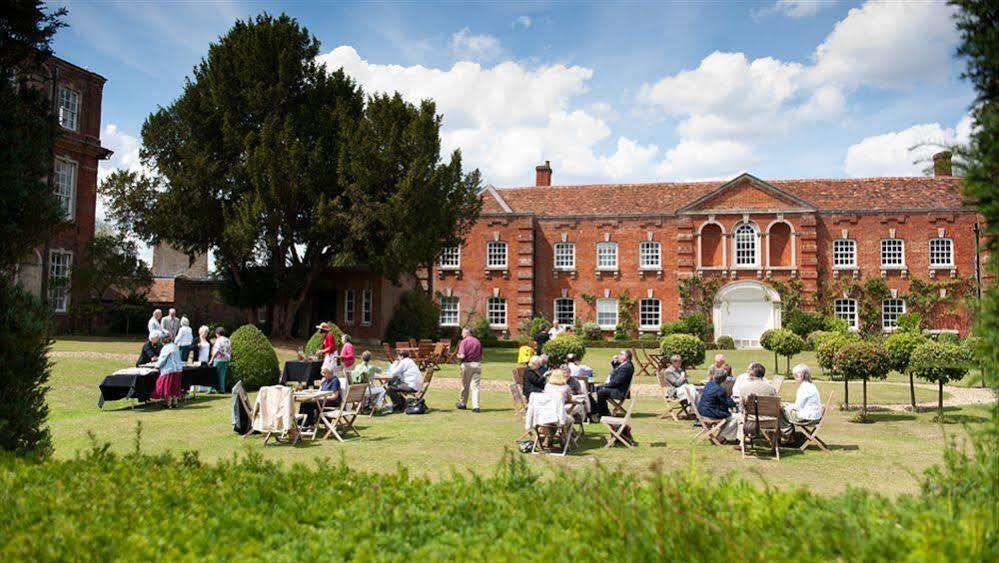 Chicheley Hall Екстериор снимка