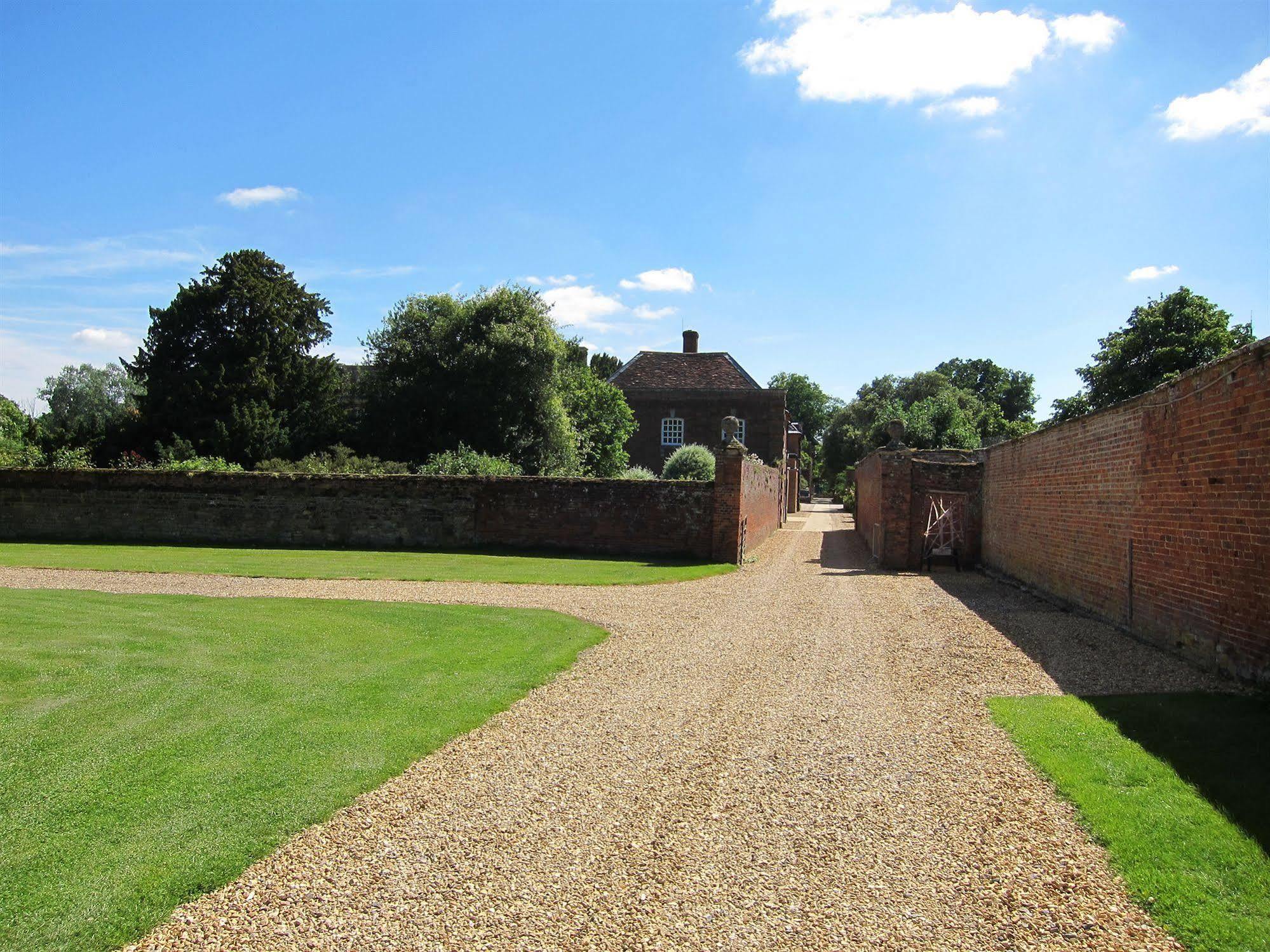 Chicheley Hall Екстериор снимка
