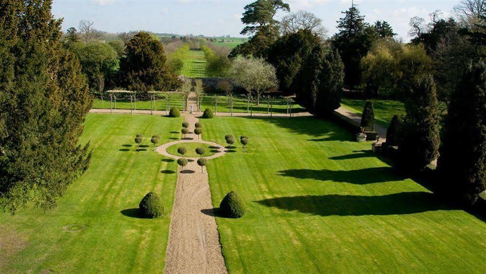 Chicheley Hall Екстериор снимка